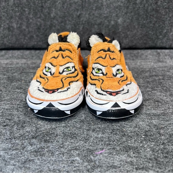 Vans Kids Classic Slip On Velcro Discover Project Protect Tiger Size 5 - Picture 2 of 12